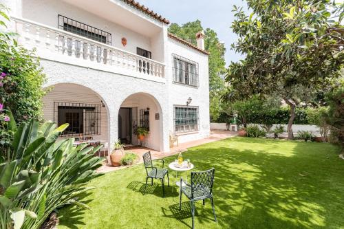 MalagaSuite Cipres House Beach & Garden