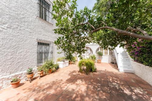 MalagaSuite Cipres House Beach & Garden - image 3