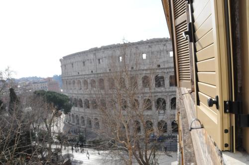 Colosseum Corner - image 14