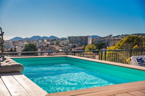 Apartment with rooftop