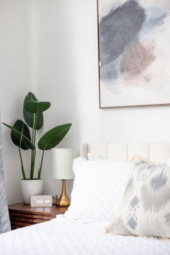 Chic Studio Apartment on Oglethorpe Square - image 2