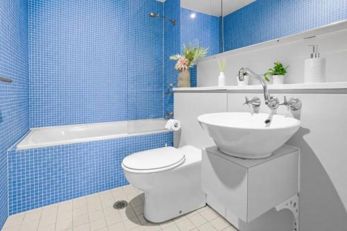 Central Location NSW 3 Bedroom Apartment with Balcony - image 6