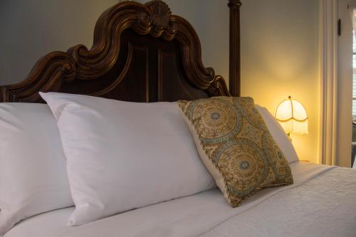 Oak Hill On Love Lane Bed and Breakfast Inn thumb 3