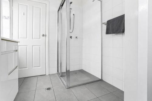 2 Bedroom House Darling Harbour Good for 6 Guests - image 2