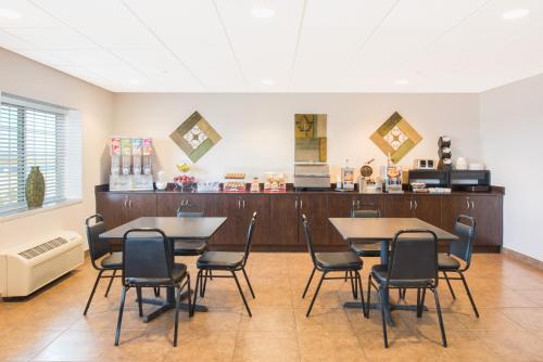 Microtel Inn & Suites by Wyndham Quincy Downtown - River Area Microtel Inn & Suites by Wyndham Quincy Downtown - River Area