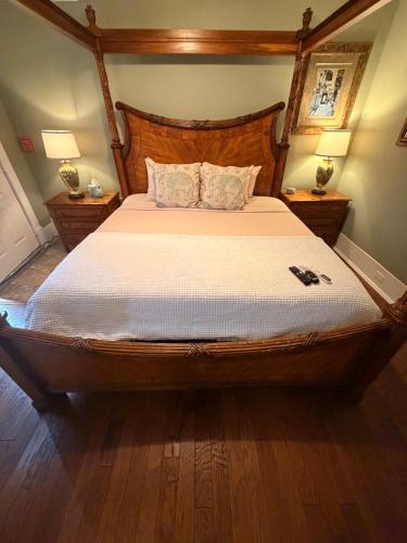 1 king bed, 1 sofa bed