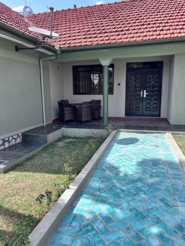 J&S Suites 4 - image 3