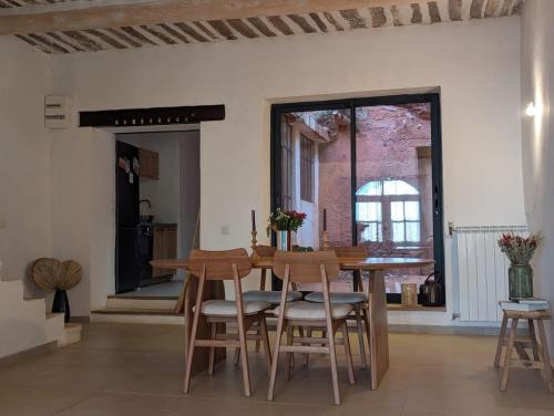 Seadmed, Maison d'artiste au coeur de Roussillon in Roussillon