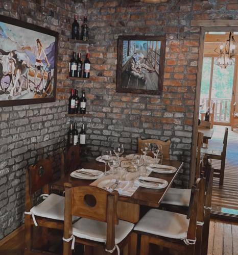 - Cemi Rooms - River View & Traditional Restaurant in Bogë