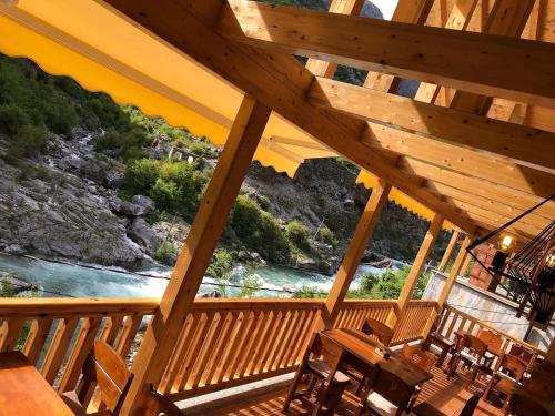 - Cemi Rooms - River View & Traditional Restaurant in Bogë