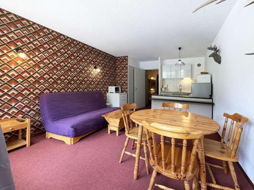 Grand studio Les Orres 1650, 4 pers, balcon, proche commerces, box à skis - FR-1-322-267