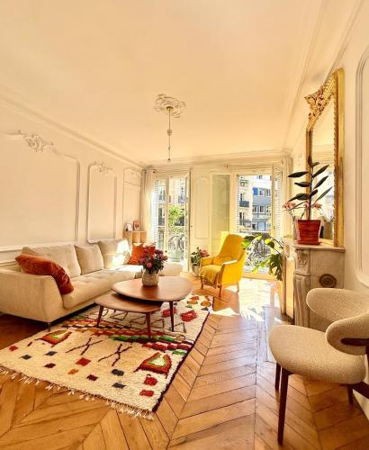 Elegant Haussmannian between