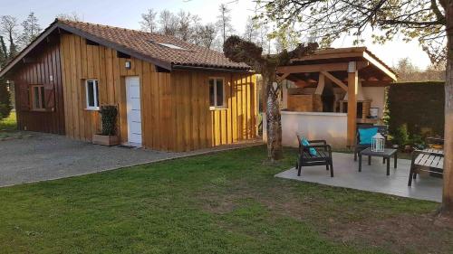 Charmant chalet climatisé avec parking sécurisé (Charmant chalet climatise avec parking securise) in Noaillan