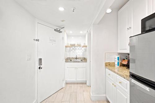 Girasole Rentals Suites Room Type - Deluxe Queen Suite