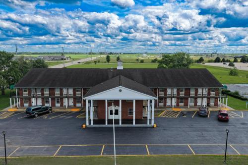 Economy Inn & Suites