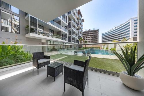 StayShort - Stylish 2 Bed Apartment in Silicon Oasis for 6 with Balcony in Dubai Silicon Oasis