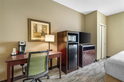 Best Western Plus Chalmette Hotel - image 11