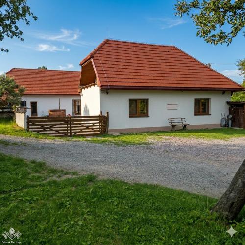 . Chata Chotár Nová Baňa