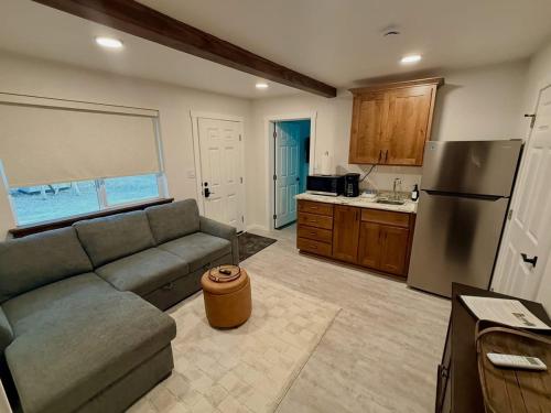 2 Room Suite with Kitchenette
