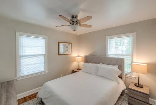Charming 2 BR 1 BA with outdoor patio and grill close to downtown - image 12