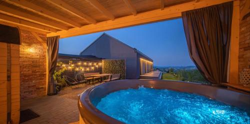 Exterior view of RosoChata313 Domek w gorach z Sauna,Jacuzzi,Basenem