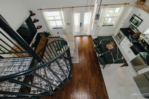 Shared lounge/TV area, Casa Bohemia - Boho Luxury Retreat near Winter Garden and Disney in Ocoee