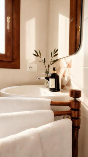 Casa Due Marie Boutique stay near Modena & Maranello in Marano sul Panaro