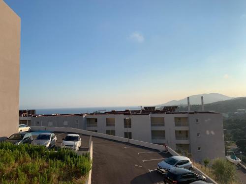 Apparemment Ajaccio proche de l aéroport