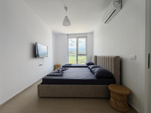 Lagoon & Sea View 2-Bedroom Apartment in ซาเคส