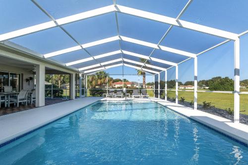 Zwembad, Triple En-Suite Pool Retreat - All Master Bedrooms in Hernando (FL)