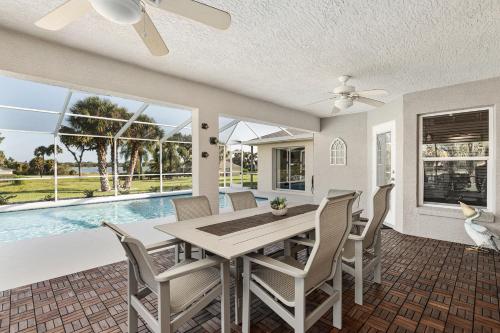 Zwembad, Triple En-Suite Pool Retreat - All Master Bedrooms in Hernando (FL)