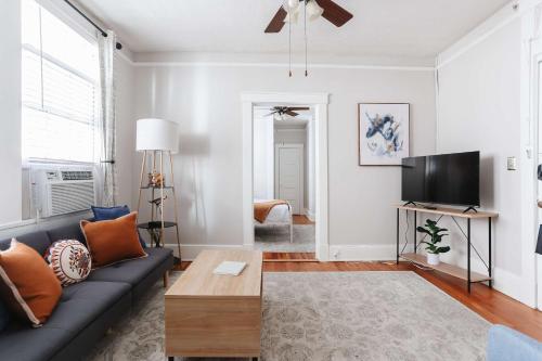 Oglethorpe Square Historic Apt Central & Walkable - image 4