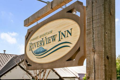 Historic Riverview Inn Six - image 11