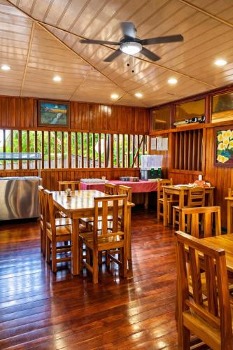 Restaurant, Corcovado & Drake Inn in Drake Bay