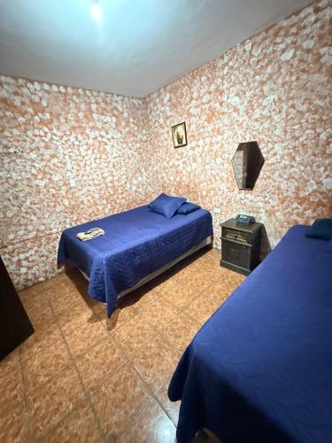 1 double bed, 1 twin bed
