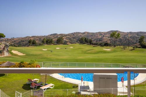Spectacular Golf Valley Views