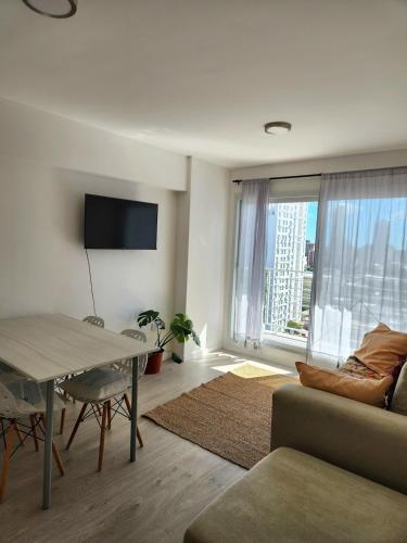 Apartment Centrally located, unobstructed view, and garage