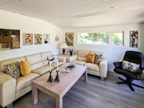 Comoditats, 4 star holiday home in Hals in Hou
