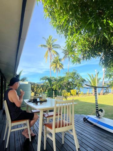طعام و مشروبات, Beachfront Sunset Bure in راكيراكى
