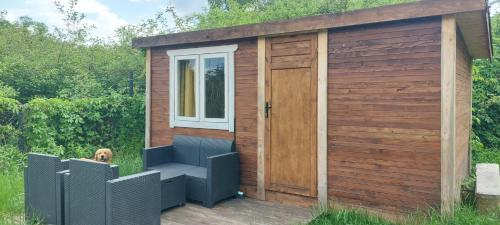 . Domek GLAMPING na Polu namiotowym RADOŚĆ