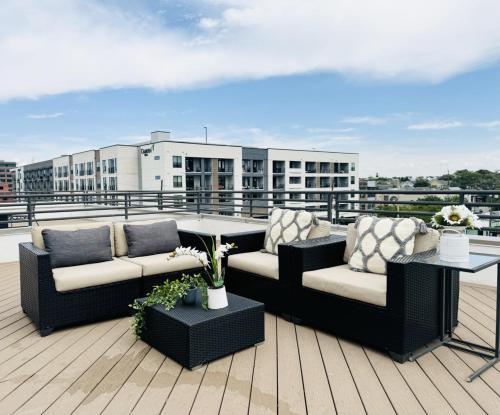 Luxury Loft I Skyline Views in RiNO - image 3