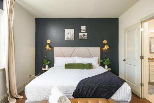 RiNo Loft w parking & mtn Views - image 2