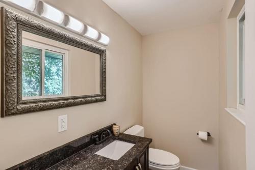 Pet Friendly I 3bd I Red Rocks I Belmar I Denver - image 4