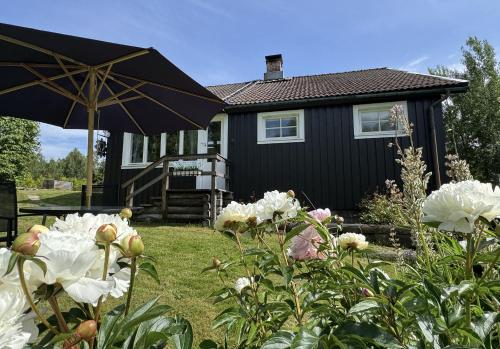 . Rustic Haven Bed and Breakfast -Entire Private Apartment 2km from Klarälvsbanan and Swimming area