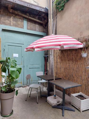 Chambre calme et indépendante sur cour