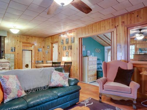 The Cedars Cabin, Welches (photo 2)