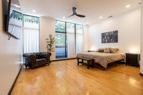 5-bedroom house in Pilsen near Medical District in Lower West Side