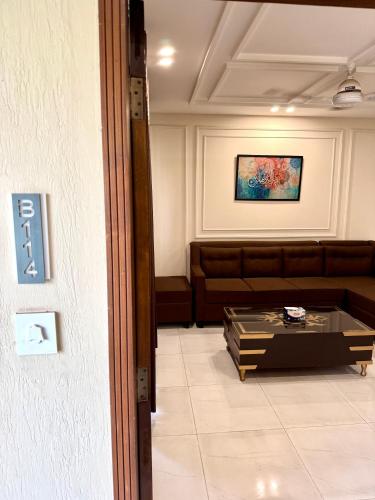 Modern & Luxury 2 Bedroom Apartment with Power Backup - image 3
