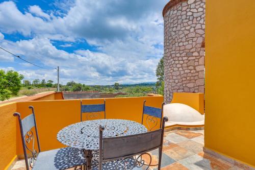 Villa Near Parroquia de San Miguel Arcángel!