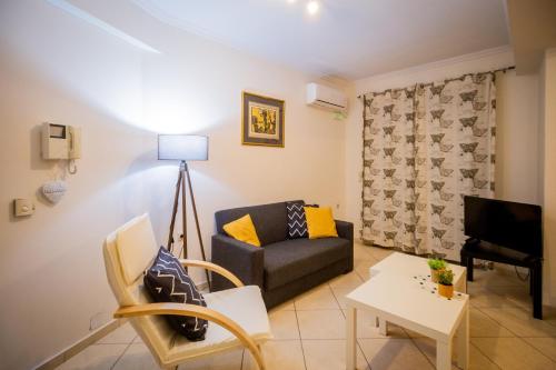 fotis new built apartment at the centre of town